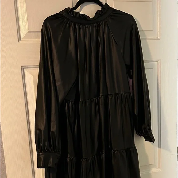 Black Long Sleeve Dress - Picture 2 of 3